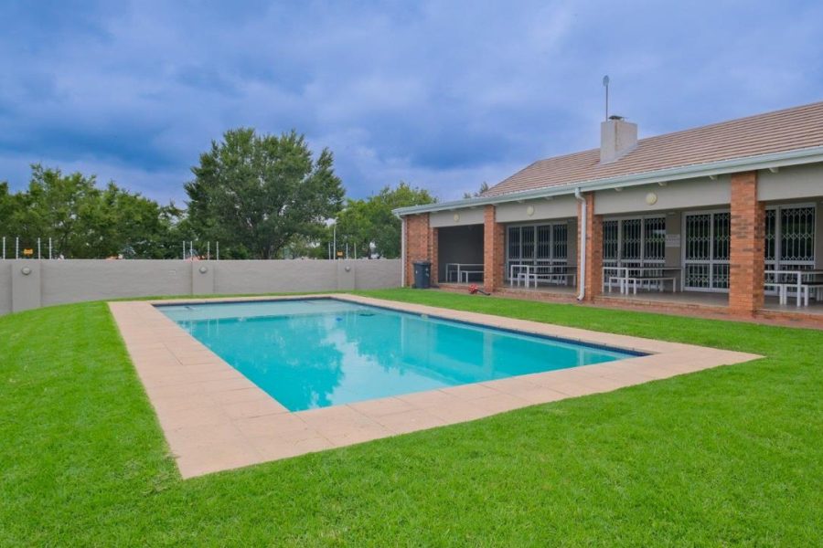 2 Bedroom Apartment : Flat for Sale in Blue Hills 1