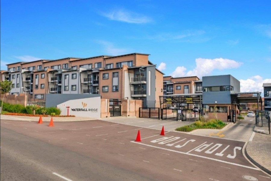 2 Bedroom Apartment : Flat for Sale in Vorna Valley 1